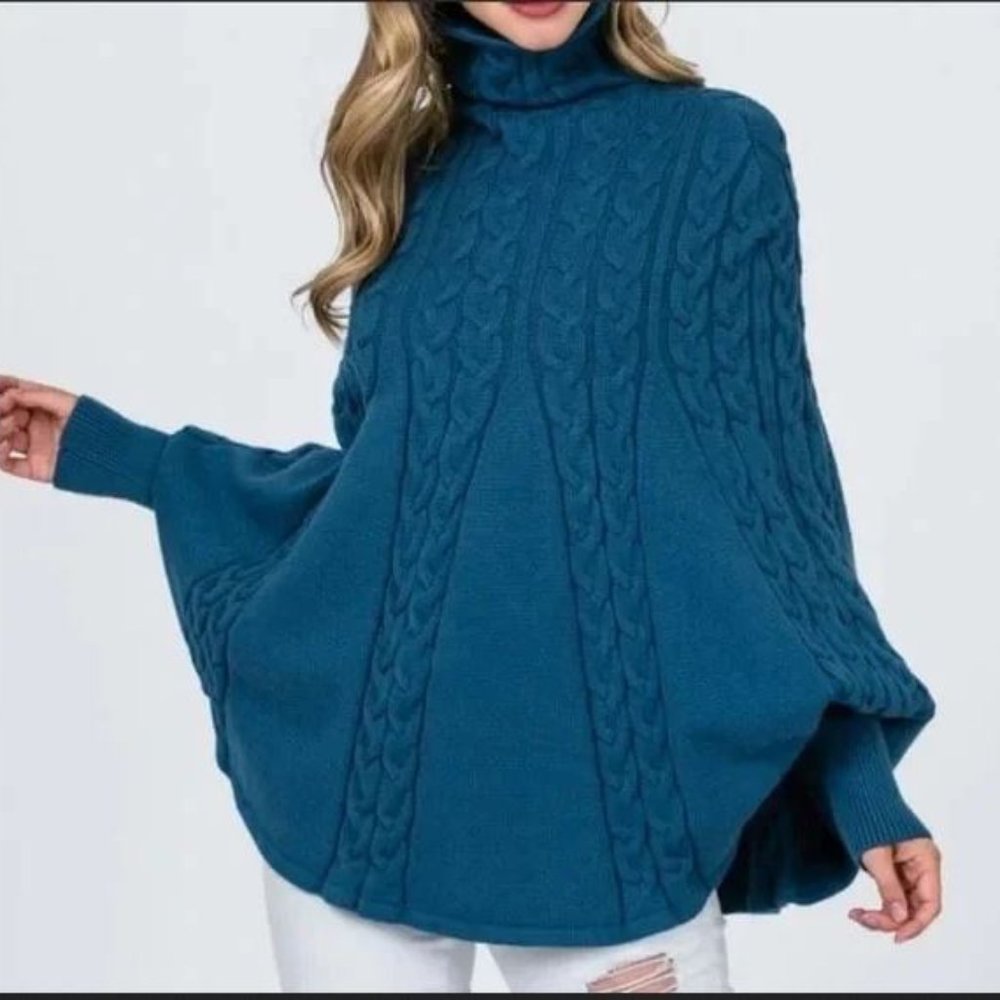 Sweet generis Sz S/M Tan knit heavy poncho sweater NWOT